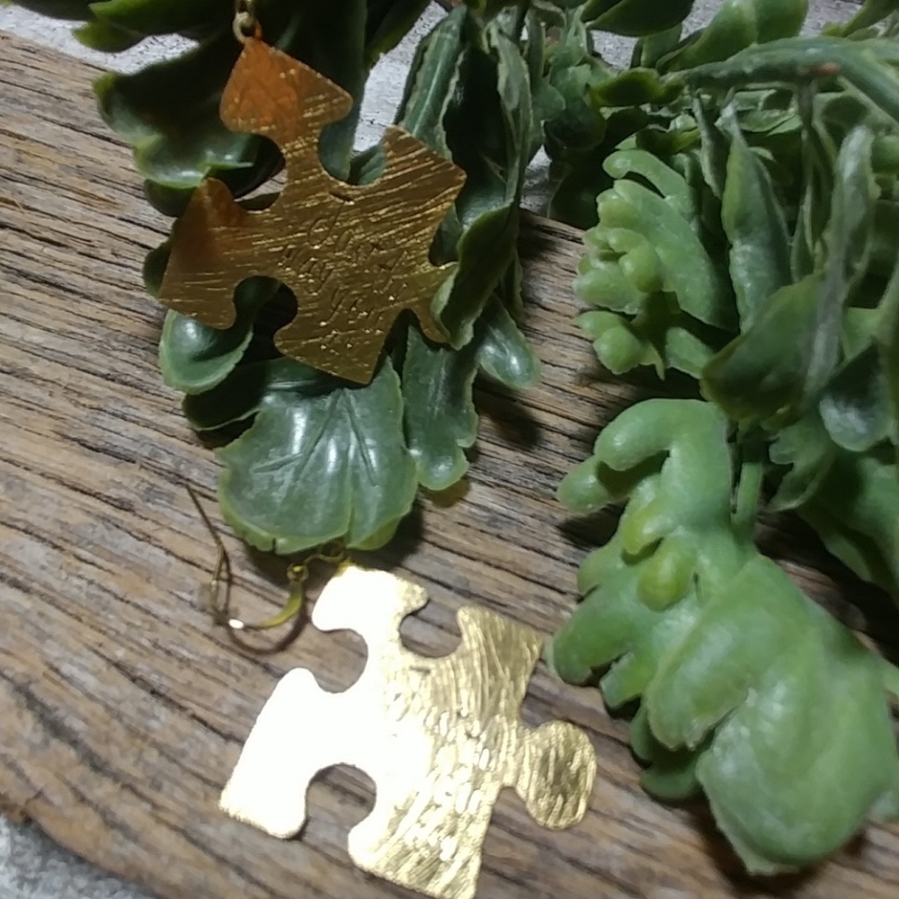 Autism awareness Gold puzzle piece earrings - Picture 5 of 5